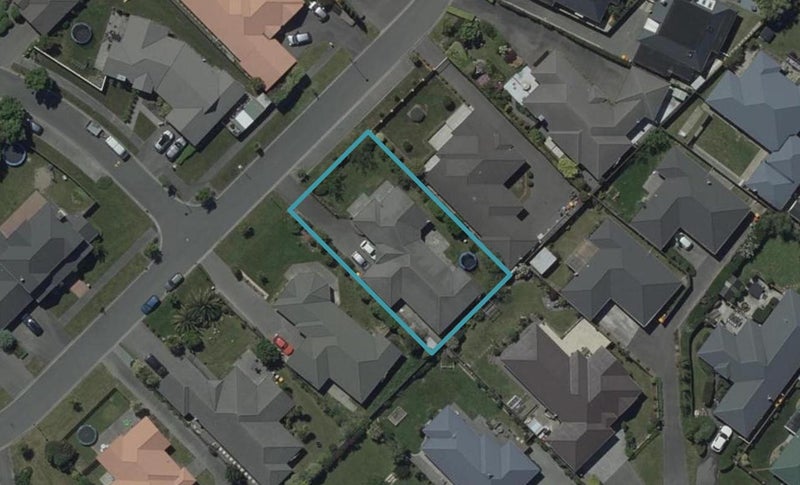 7 Coppinger Terrace, Aidanfield, Christchurch - Carousel 1
