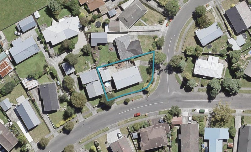 31 Larchmont Grove, Totara Park, Upper Hutt - Carousel 1