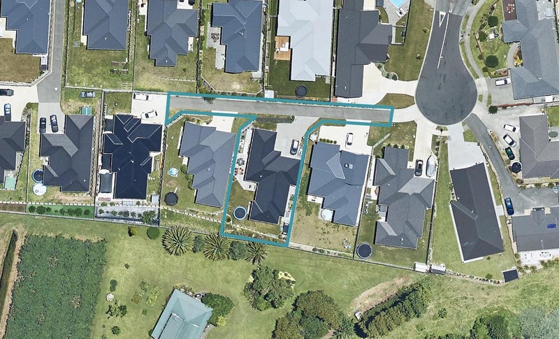 12 Quail Court, Pyes Pa, Tauranga - Carousel 1