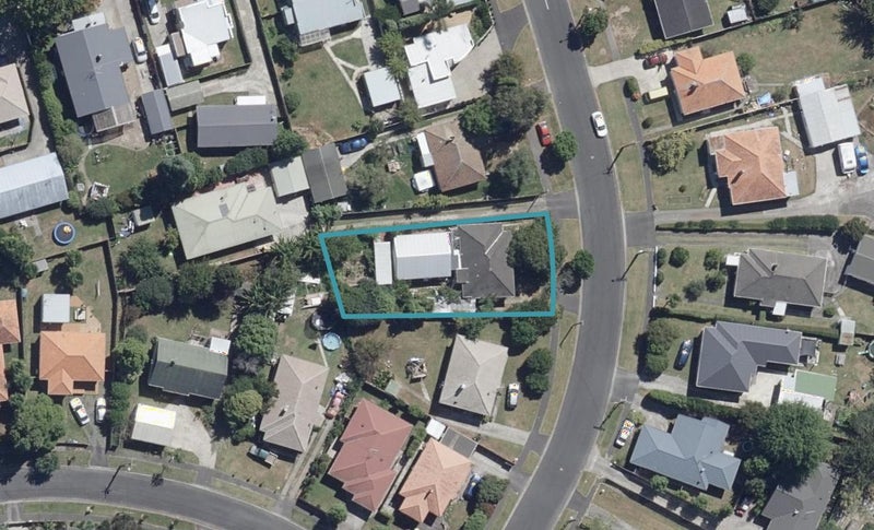 24 Pinfold Avenue, Hamilton East, Hamilton - Carousel 1