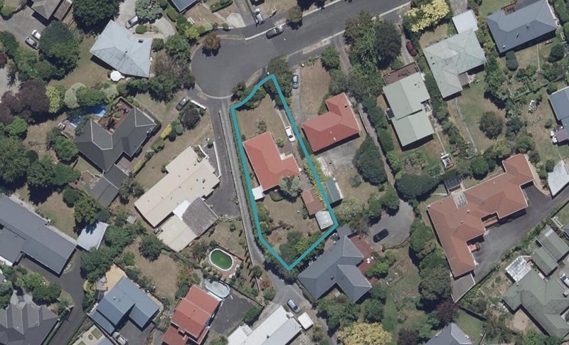 13 Clark Place, Hillcrest, Hamilton - Carousel 1