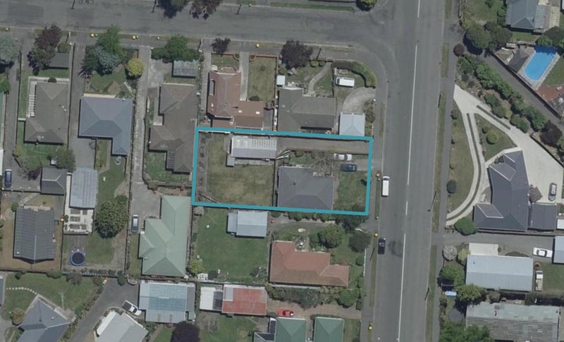 2/149 Grimseys Road, Redwood, Christchurch - Carousel 1