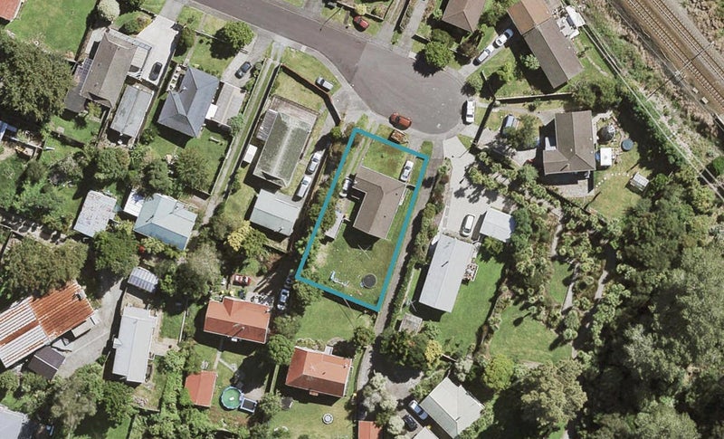13 Benita Place, Sunnyvale, Auckland - Carousel 1