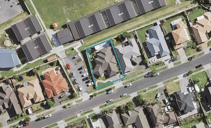 46 Mt Lebanon Crescent, The Gardens, Auckland - Carousel 1