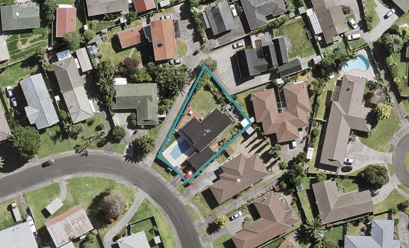 20 Frank Evans Place, Henderson, Auckland - Carousel 1