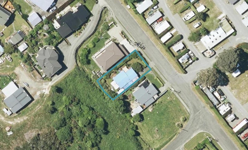 10A Waimarama Street, Waikawa, Picton - Carousel 1