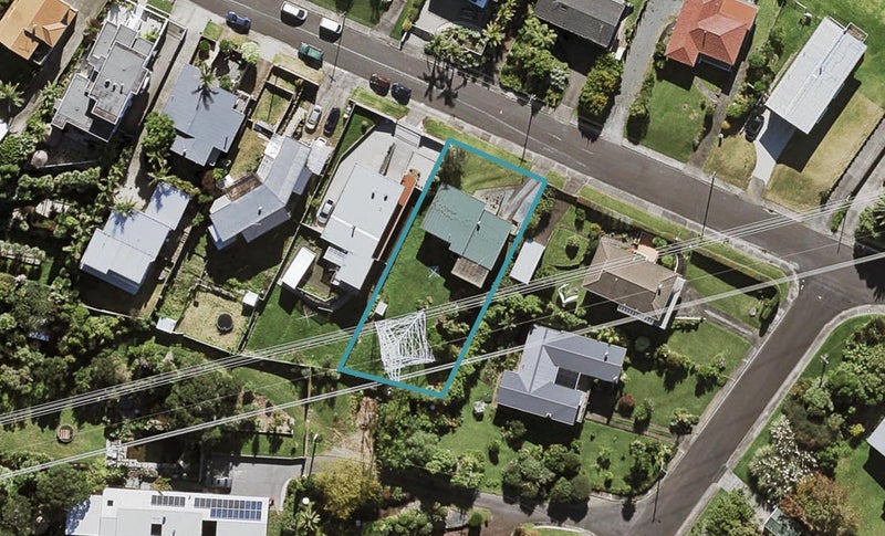 19 Hoskins Avenue, Hillsborough, Auckland - Carousel 1