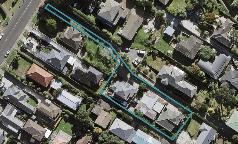 1/0 Hayr Road, Three Kings, Auckland - Carousel 1