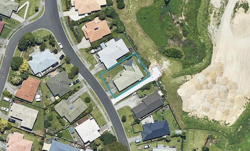 19 Sunvale Place, Gate Pa, Tauranga - Carousel 1