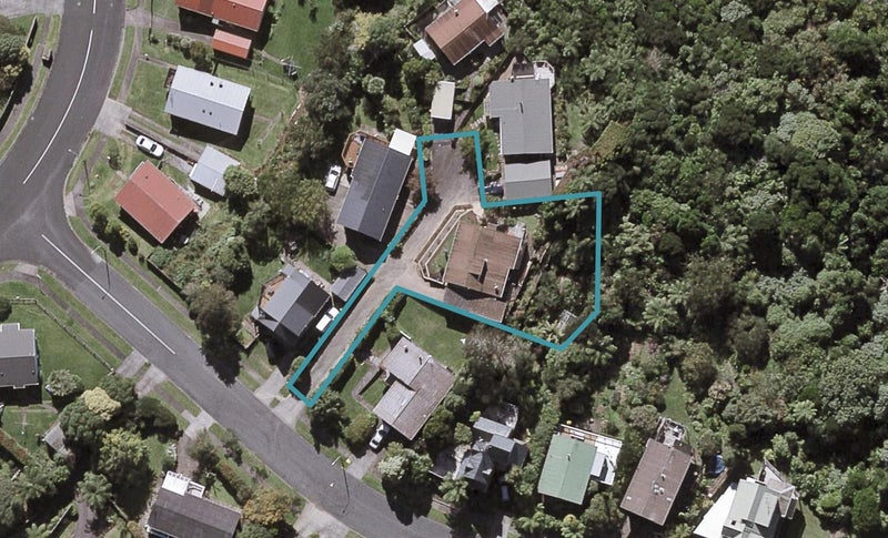 5D Lindaver Grove, Merrilands, New Plymouth - Carousel 1