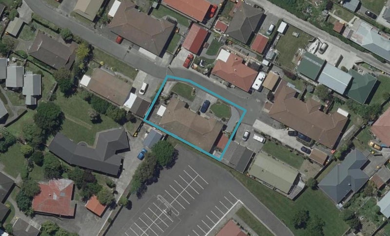 2/10 Flaxwood Lane, Waltham, Christchurch - Carousel 1