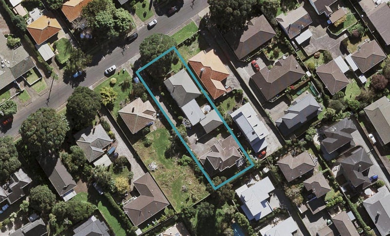 9 Raurenga Avenue, Royal Oak, Auckland - Carousel 1
