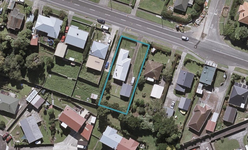 67 Omata Road, Marfell, New Plymouth - Carousel 1