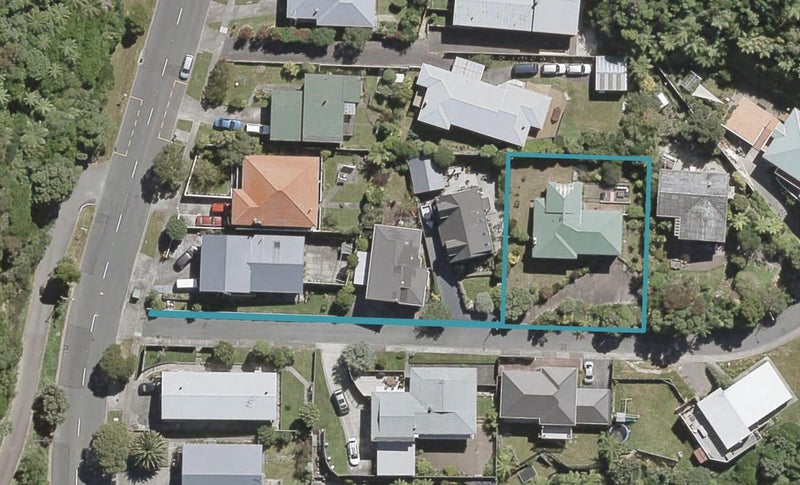 5 Walnut Way, Maungaraki, Lower Hutt - Carousel 1