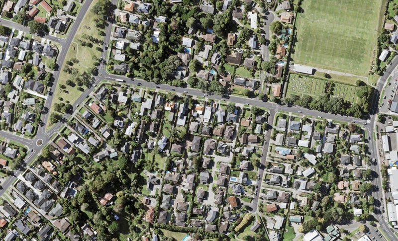 21A Paparoa Road, Cockle Bay, Auckland - Carousel 1