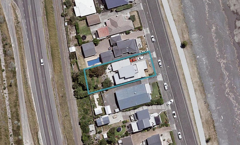90 The Esplanade, Westshore, Napier - Carousel 1