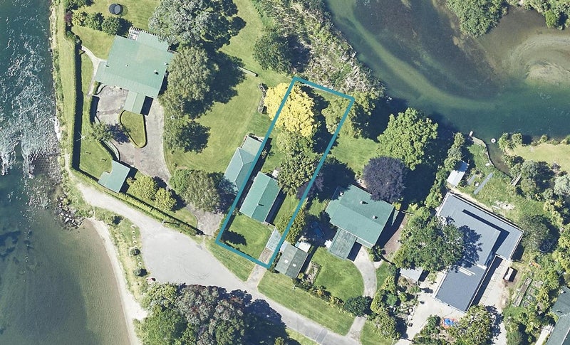 44 Takinga Street, Mourea, Rotorua - Carousel 1