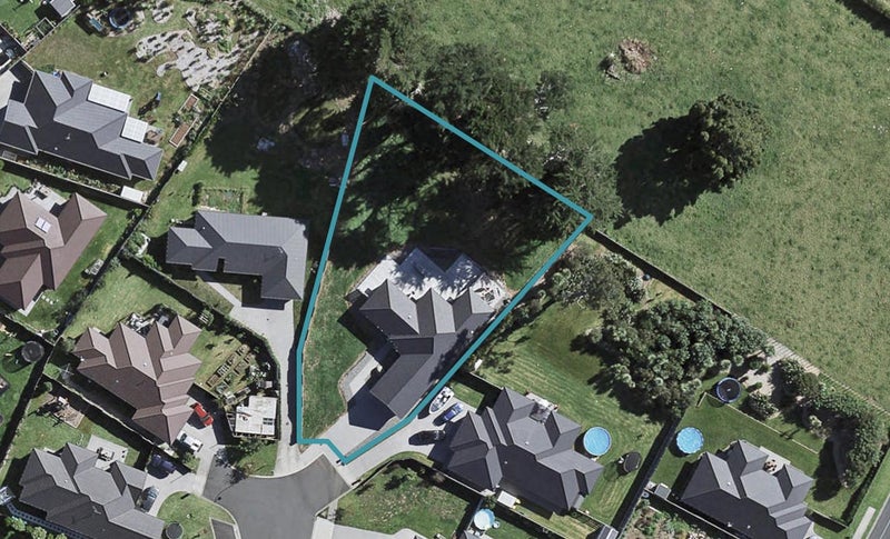 13 Vivien Place, Patumahoe, Pukekohe - Carousel 1