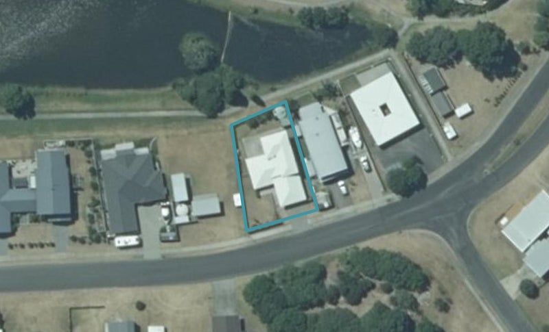 10 Motukorure Parade, Cooks Beach, Whitianga - Carousel 1