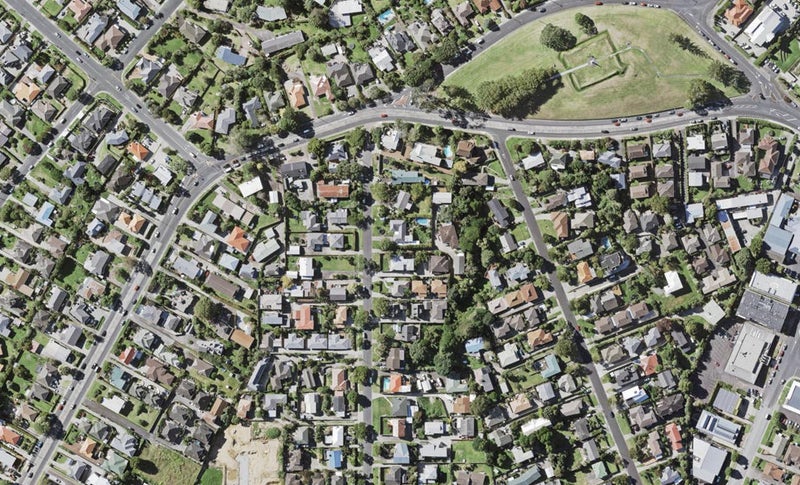 8/10 Howe Street, Howick, Auckland - Carousel 1