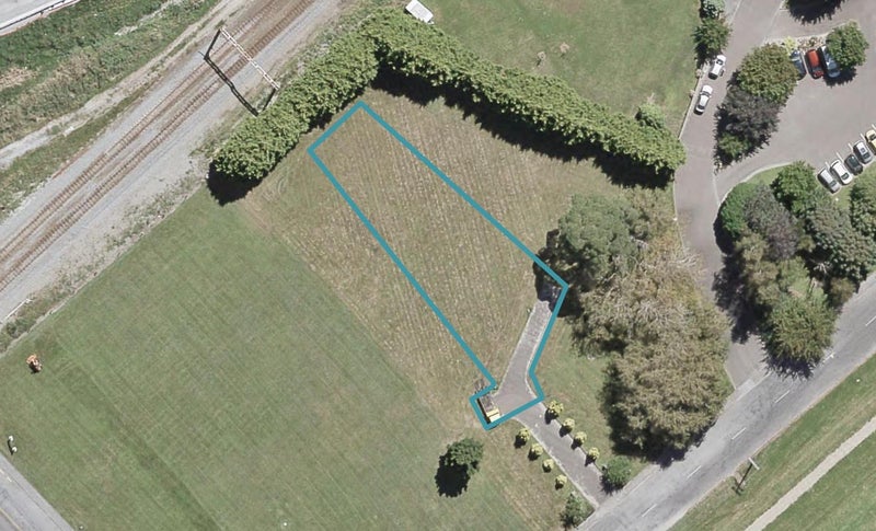 8 Manor Park Road, Manor Park, Lower Hutt - Carousel 1