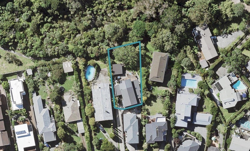 11 Peter Terrace, Castor Bay, Auckland - Carousel 1