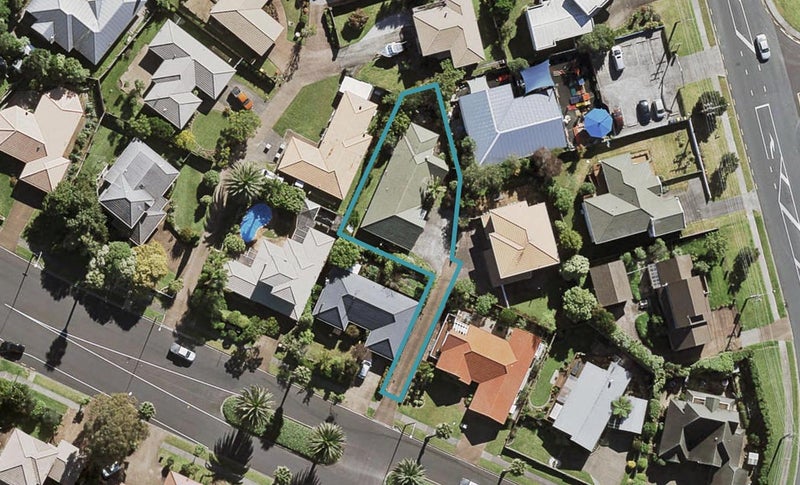 100 Caribbean Drive, Unsworth Heights, Auckland - Carousel 1