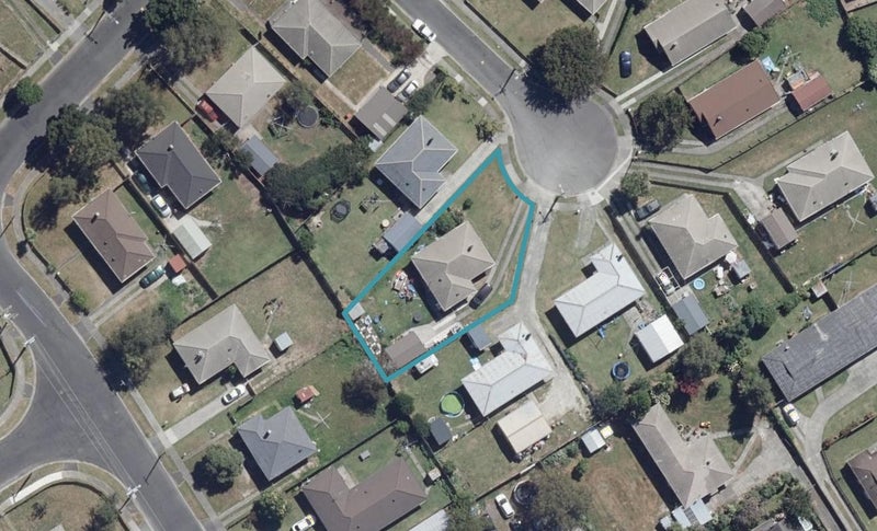 6 Burns Court, Enderley, Hamilton - Carousel 1