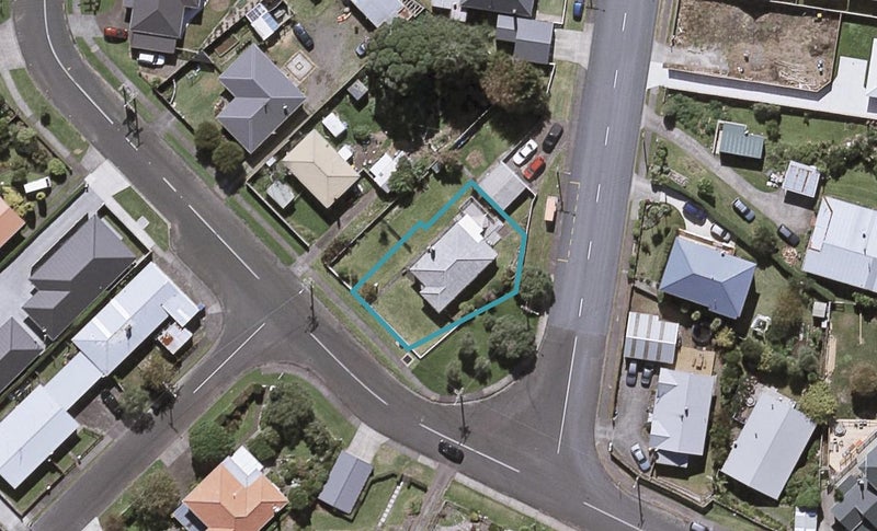 23 Queens Road, Glen Avon, New Plymouth - Carousel 1