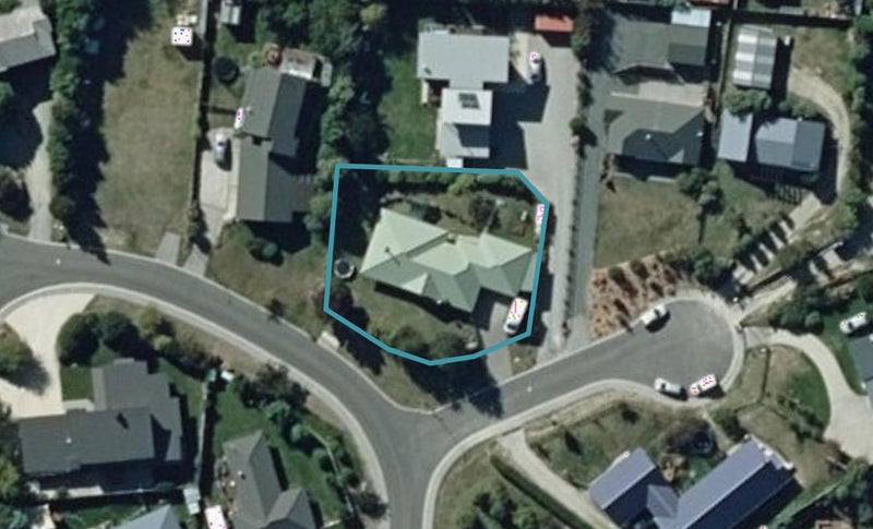 2 Ellie Place, Wanaka - Carousel 1