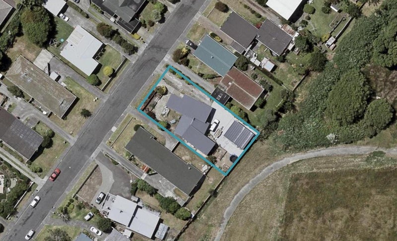 33 Teoti Street, Paraparaumu Beach, Paraparaumu - Carousel 1