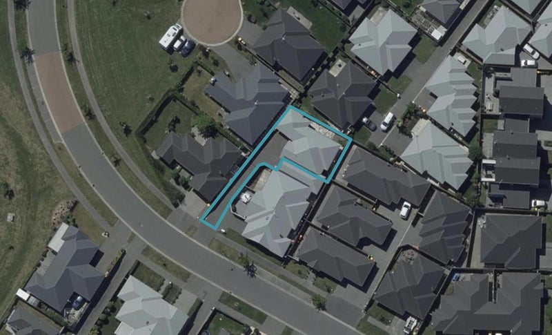 8B Somerville Crescent, Aidanfield, Christchurch - Carousel 1