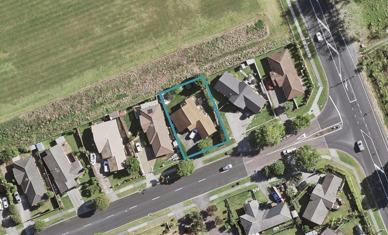 110 Riverton Drive, Randwick Park, Auckland - Carousel 1
