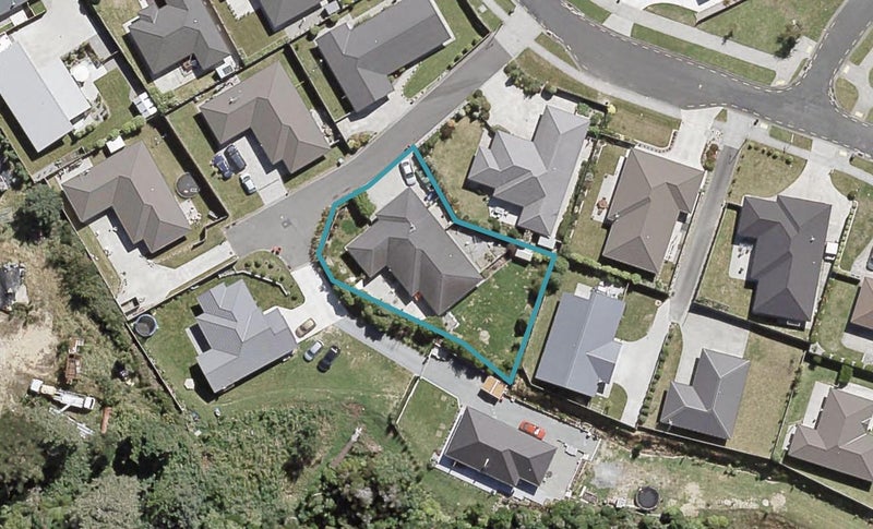 30 Sunstone Crescent, Brown Owl, Upper Hutt - Carousel 1