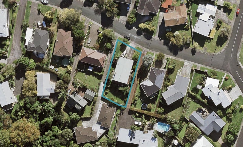 10 James Evans Drive, Northcote, Auckland - Carousel 1