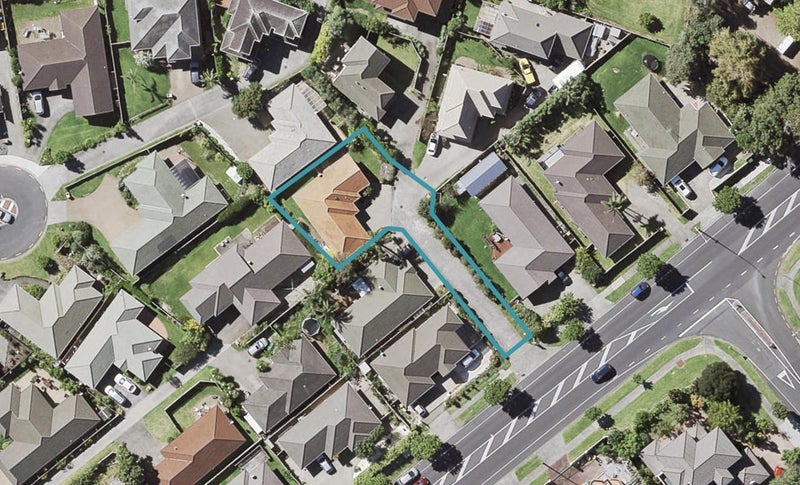 782 Chapel Road, Shamrock Park, Auckland - Carousel 1