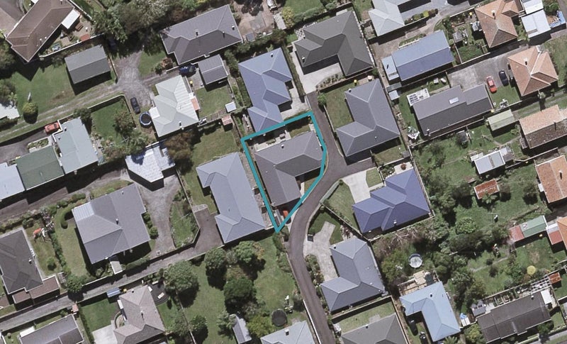 9F Wilton Street, Westown, New Plymouth - Carousel 1
