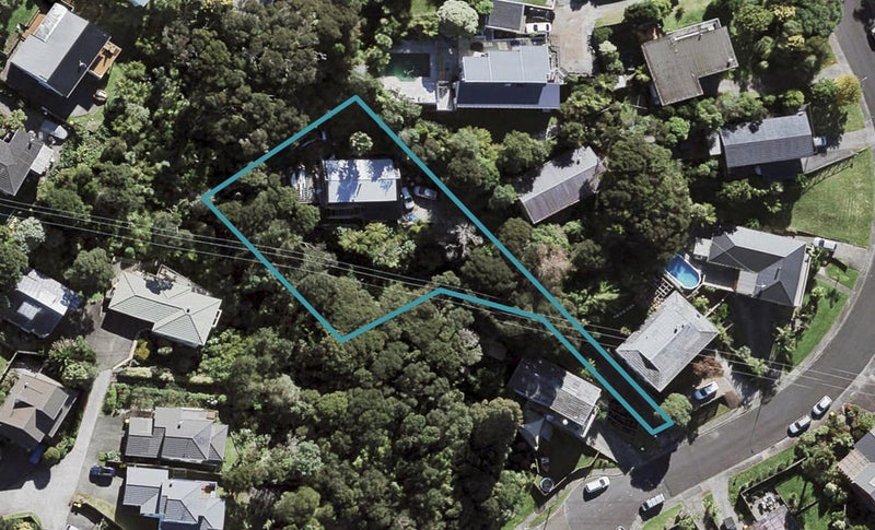 35 Noeleen Street, Glenfield, Auckland - Carousel 1