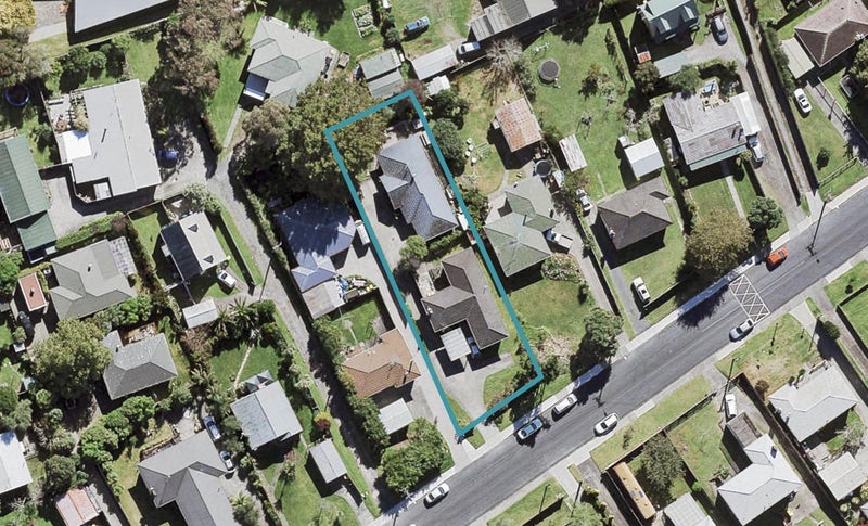 1/10 Lancaster Road, Beach Haven, Auckland - Carousel 1