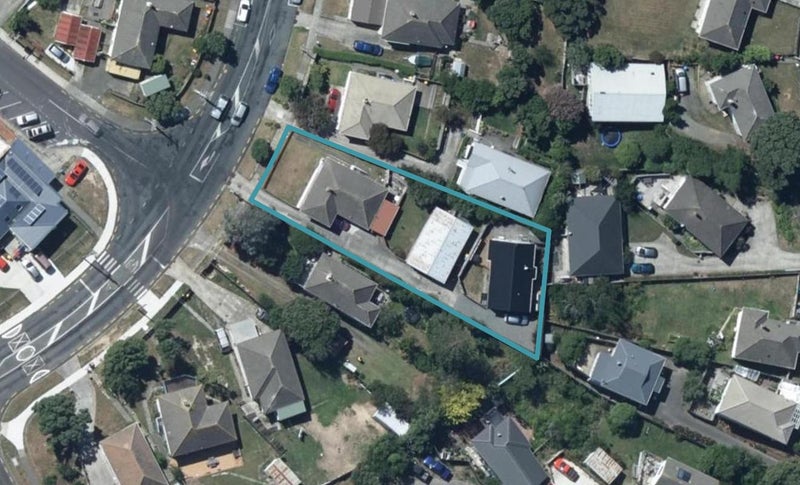 30A DIMOCK ST, TITAHI BAY, PORIRUA - Carousel 1