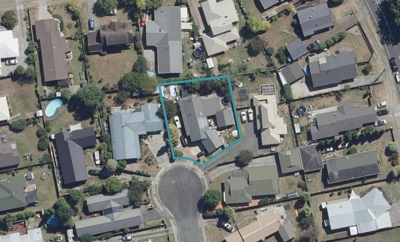 16 Ronald Court, Pukete, Hamilton - Carousel 1