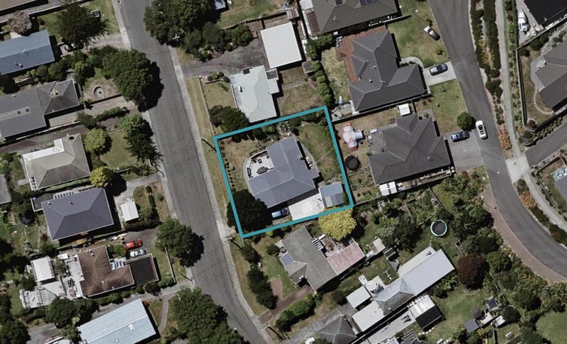 94 Alexander Road, Raumati Beach, Paraparaumu - Carousel 1