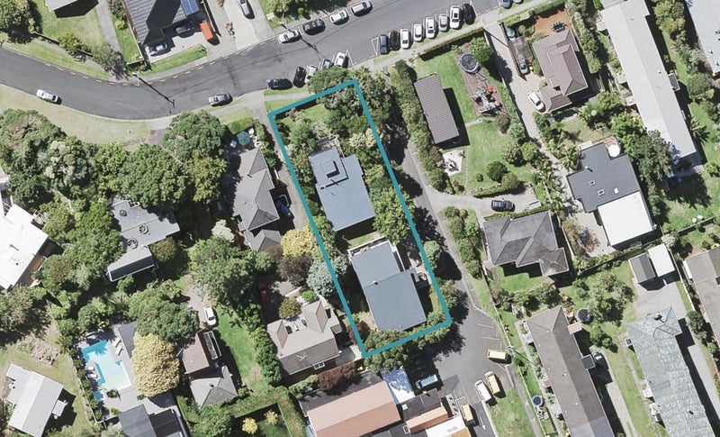 2/10 Penzance Road, Mairangi Bay, Auckland - Carousel 1