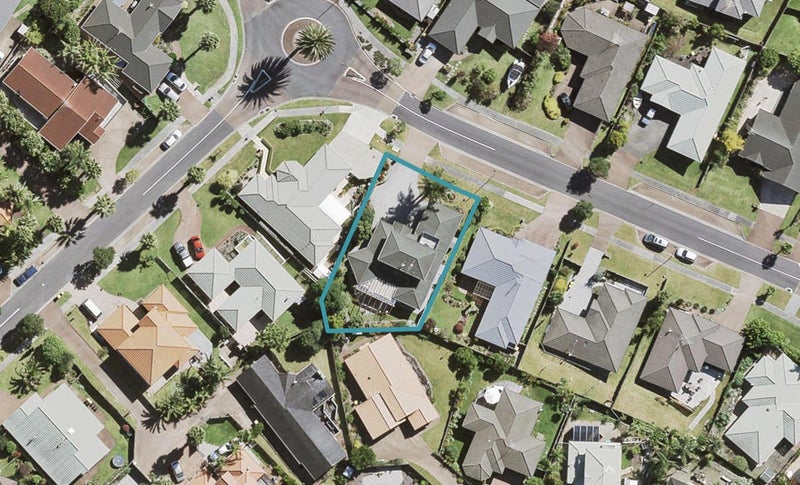 17 San Valentino Drive, Henderson, Auckland - Carousel 1