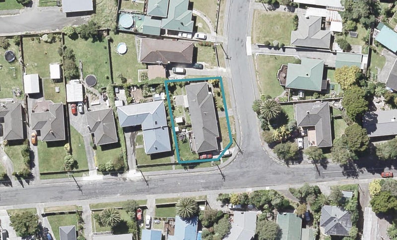2/1 Isabel Grove, Wainuiomata, Lower Hutt - Carousel 1