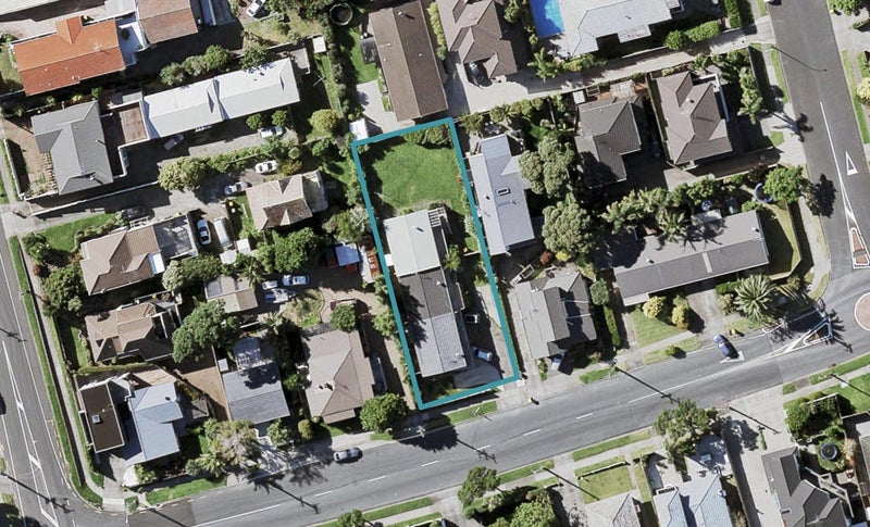 3/31 Eastern Beach Road, Eastern Beach, Auckland - Carousel 1