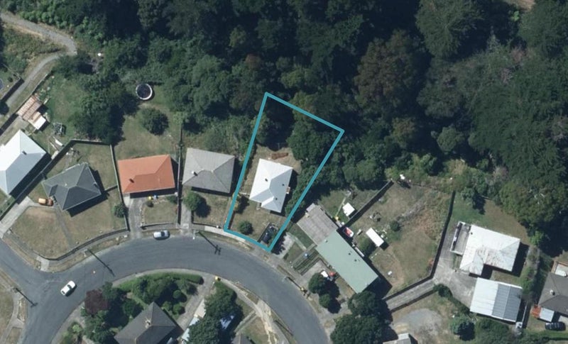 21 Hereford Street, Cannons Creek, Porirua - Carousel 1