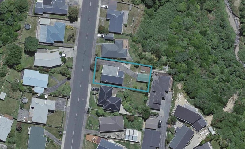 66 Mark Avenue, Paparangi, Wellington - Carousel 1