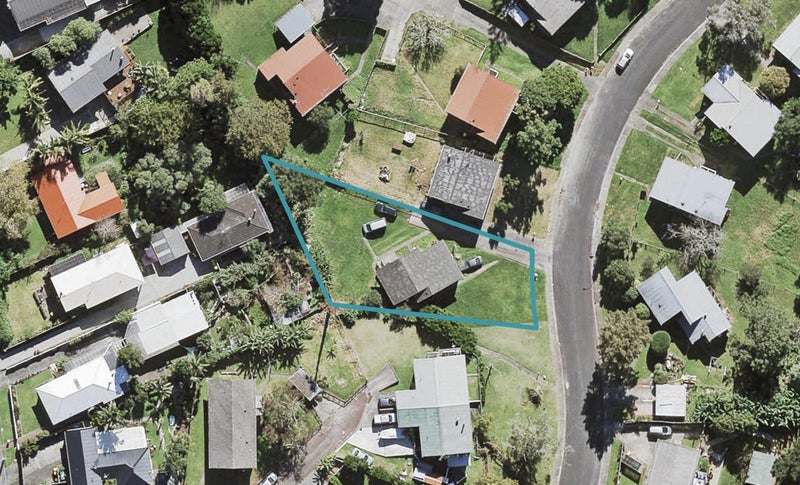 16 Lysander Crescent, Beach Haven, Auckland - Carousel 1