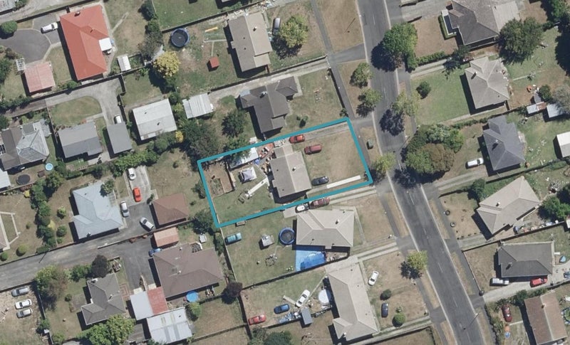 37 Sare Crescent, Fairfield, Hamilton - Carousel 1